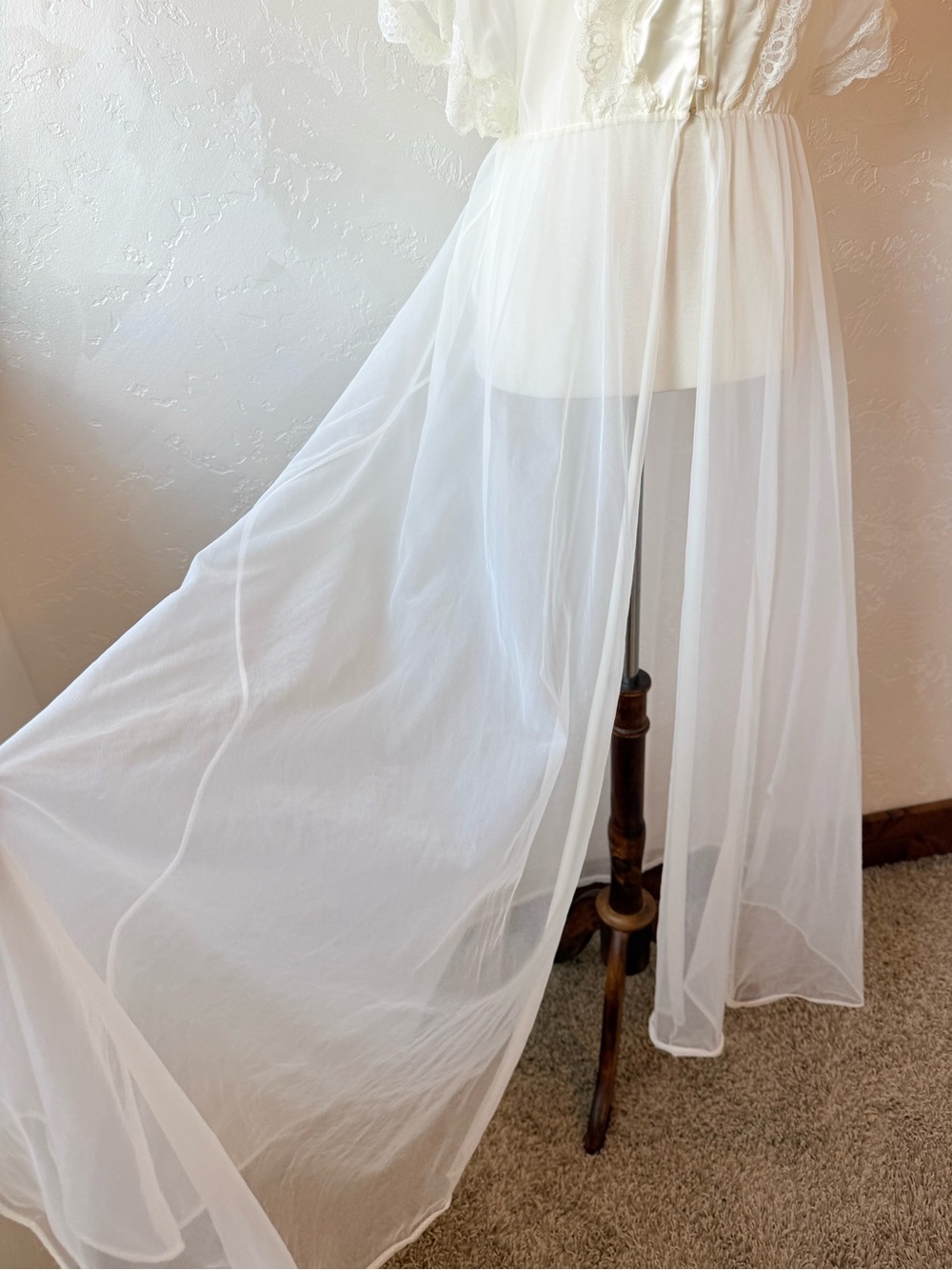 Vintage Val Mode Cream Chiffon Peignoir Made in USA Romantic Lace Maxi Robe - Picture 3 of 11
